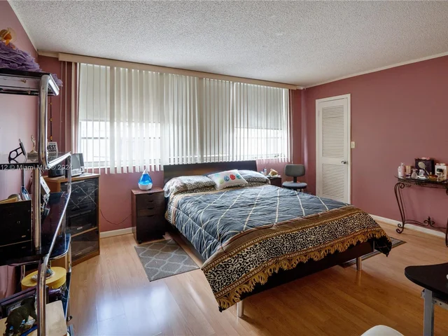 3161 S Ocean Dr # 203, Hallandale Beach FL 33009