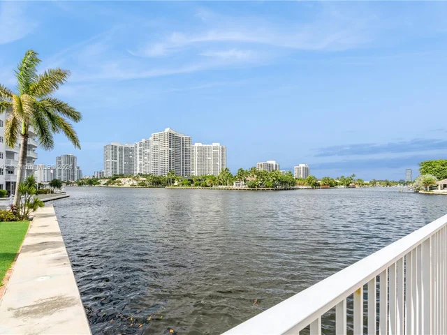 3161 S Ocean Dr # 203, Hallandale Beach FL 33009