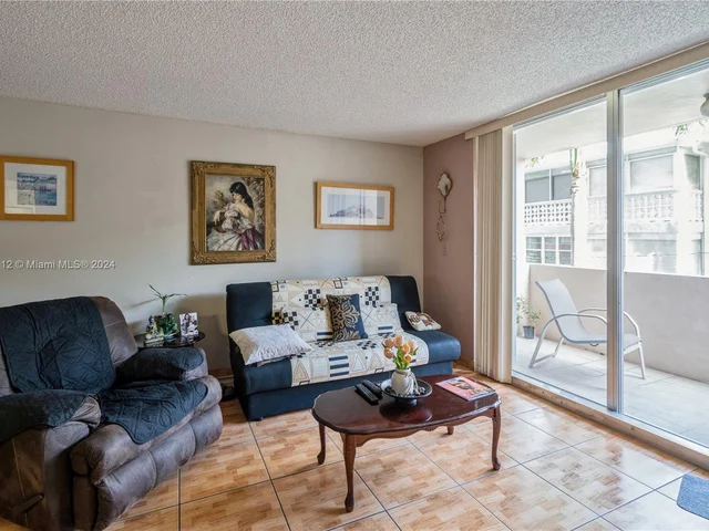 3161 S Ocean Dr # 203, Hallandale Beach FL 33009