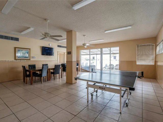 3161 S Ocean Dr # 203, Hallandale Beach FL 33009