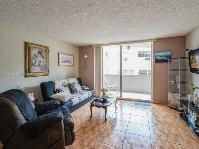 3161 S Ocean Dr # 203, Hallandale Beach FL 33009