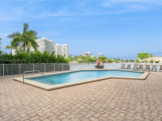 3161 S Ocean Dr # 203, Hallandale Beach FL 33009