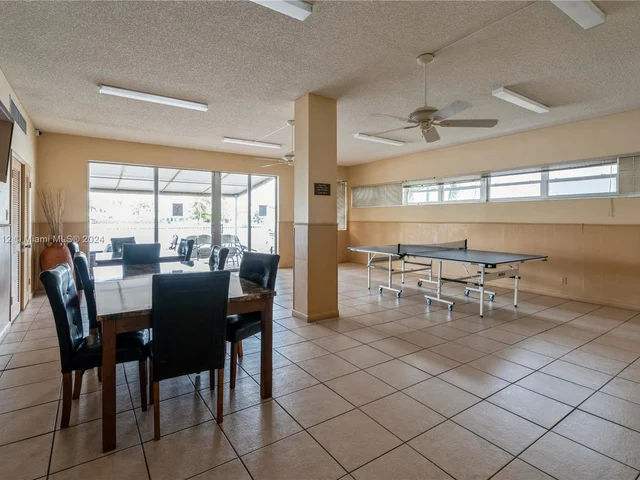 3161 S Ocean Dr # 203, Hallandale Beach FL 33009