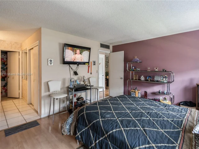 3161 S Ocean Dr # 203, Hallandale Beach FL 33009