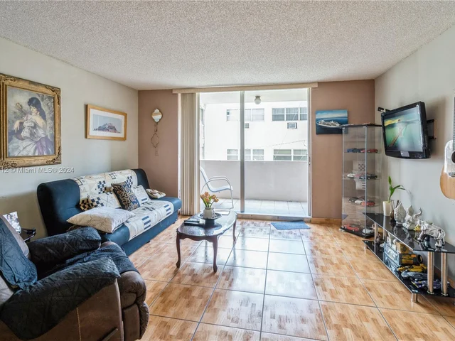 3161 S Ocean Dr # 203, Hallandale Beach FL 33009