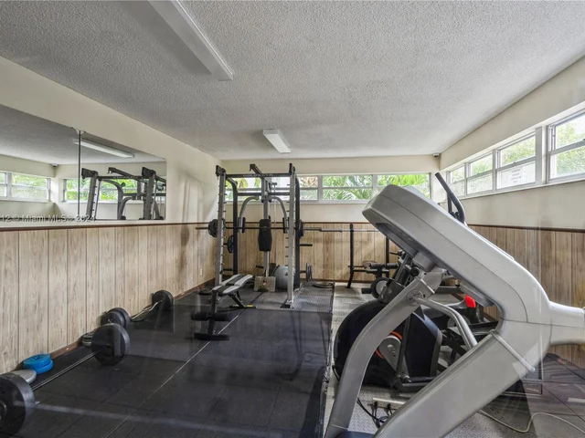 3161 S Ocean Dr # 203, Hallandale Beach FL 33009