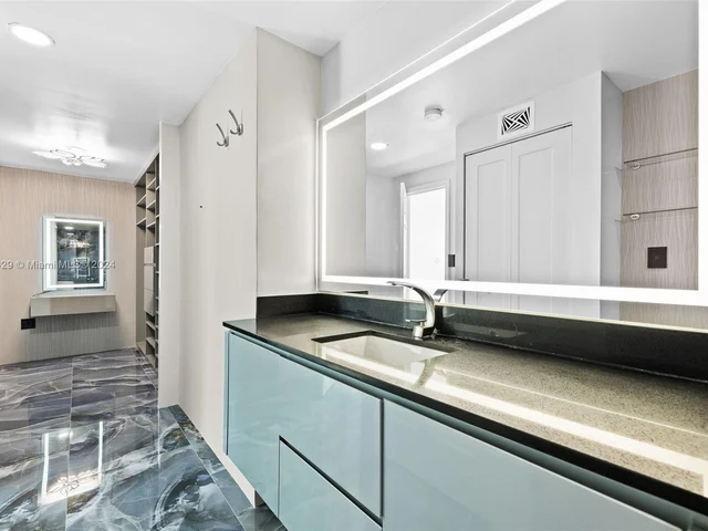 7545 E Treasure Dr # 10H, North Bay Village FL 33141