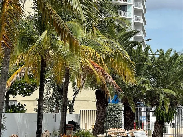 7545 E Treasure Dr # 10H, North Bay Village FL 33141