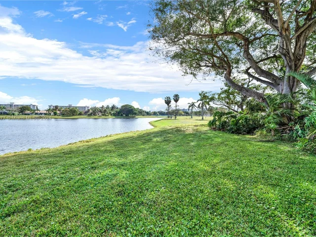3200 N Course Ln # 216, Pompano Beach FL 33069