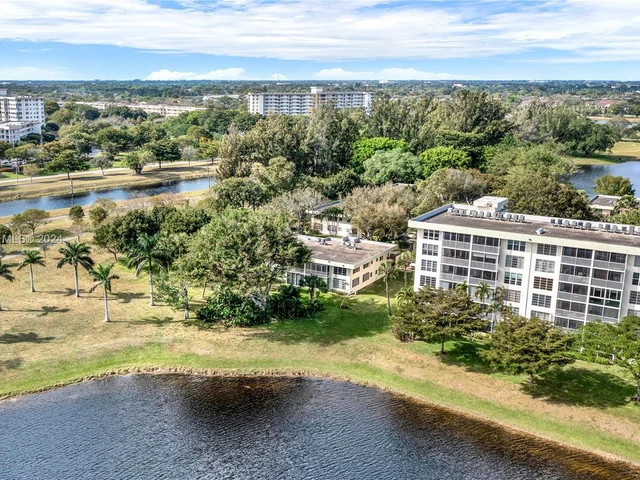 3200 N Course Ln # 216, Pompano Beach FL 33069