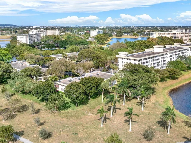 3200 N Course Ln # 216, Pompano Beach FL 33069