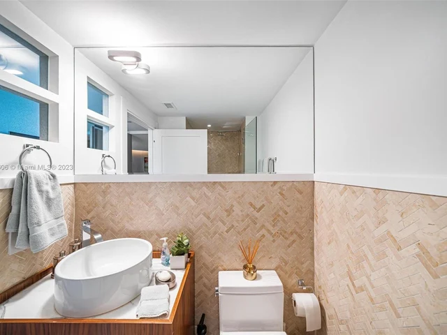 4775 Collins Ave # 2603, Miami Beach FL 33140