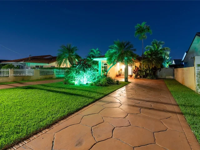 2810 SW 114th Ave, Miami FL 33165
