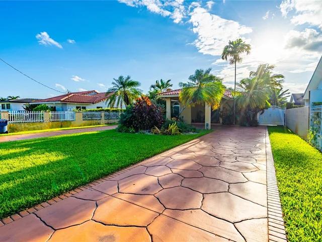 2810 SW 114th Ave, Miami FL 33165