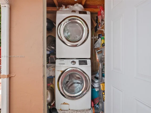 425 SW 64th Ter, Margate FL 33068