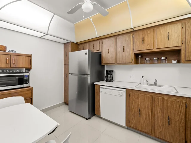 20379 W Country Club Dr # 2433, Aventura FL 33180