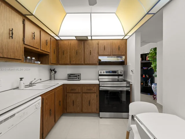 20379 W Country Club Dr # 2433, Aventura FL 33180