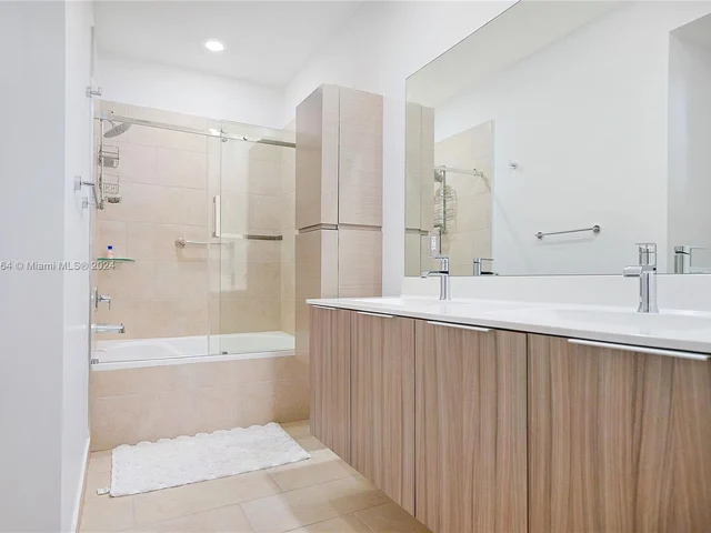 4740 NW 84th Ct # 31, Doral FL 33166