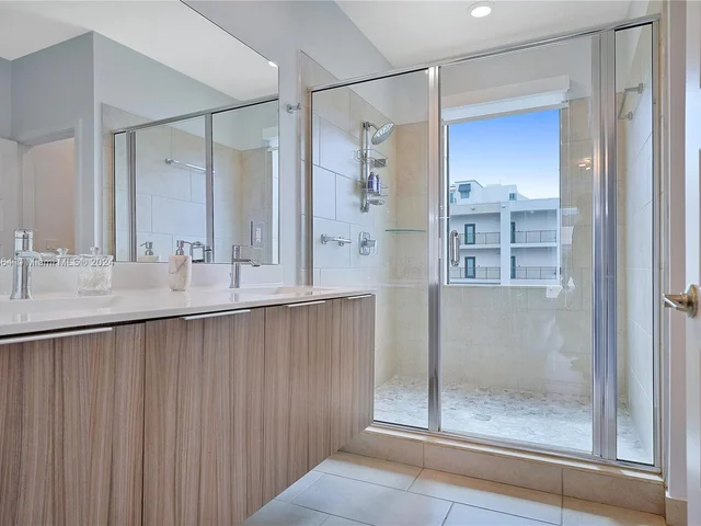 4740 NW 84th Ct # 31, Doral FL 33166