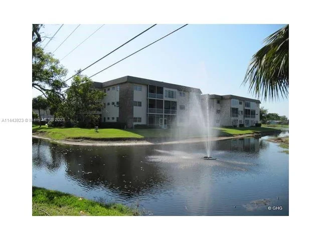 2431 SW 82nd Ave # 105, Davie FL 33324