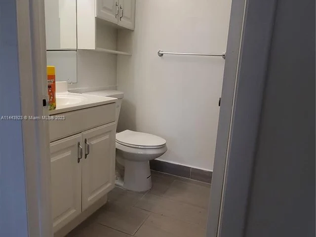 2431 SW 82nd Ave # 105, Davie FL 33324