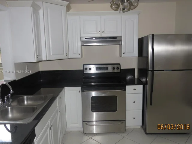 408 NW 68th Ave # 304, Plantation FL 33317