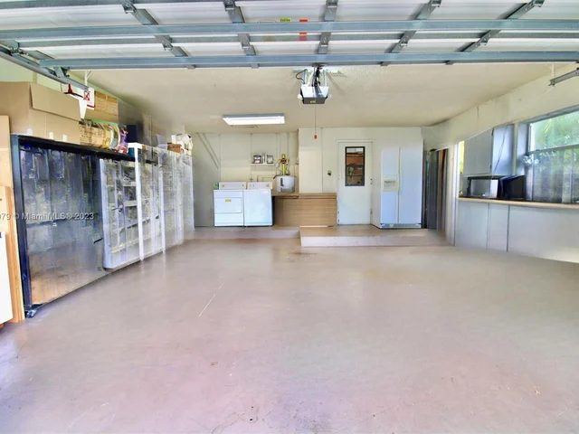 11370 SW 118th St, Miami FL 33176