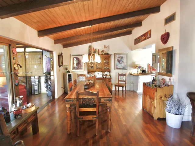 11370 SW 118th St, Miami FL 33176