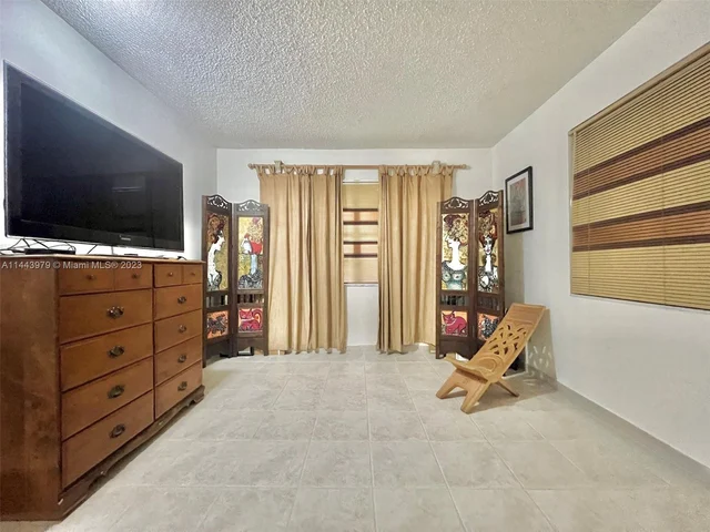 11370 SW 118th St, Miami FL 33176