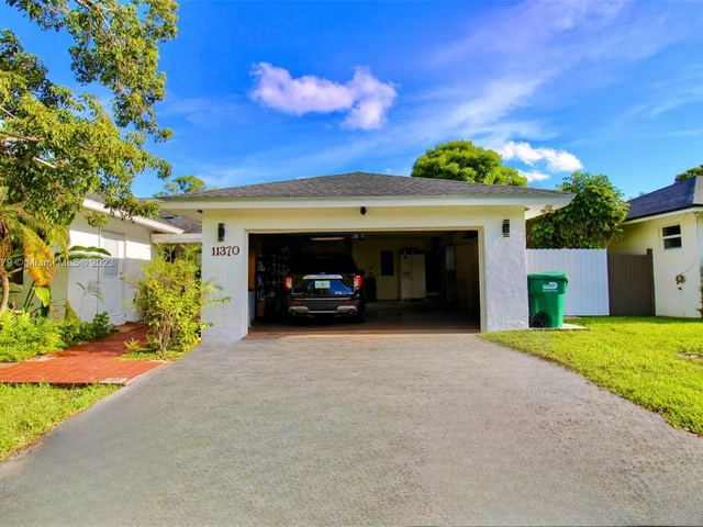 11370 SW 118th St, Miami FL 33176