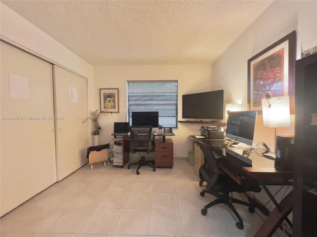 11370 SW 118th St, Miami FL 33176