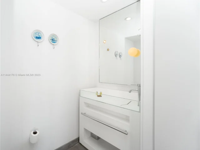 1100 West Ave # 1402, Miami Beach FL 33139