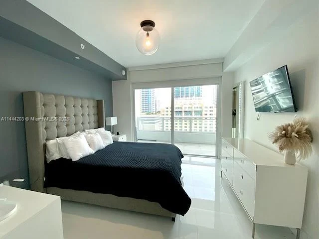 1080 Brickell Ave # 2004, Miami FL 33131