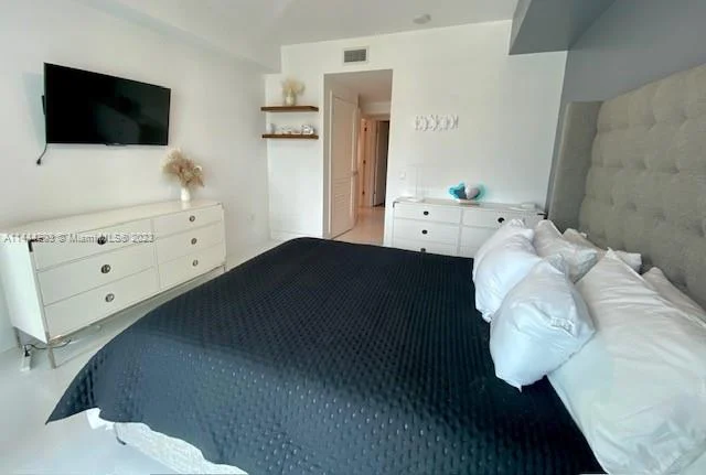 1080 Brickell Ave # 2004, Miami FL 33131