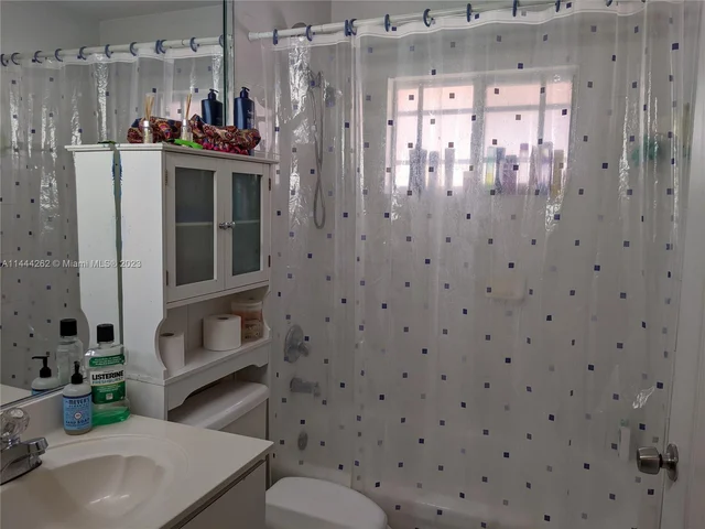 10903 W Okeechobee Rd # 202, Hialeah Gardens FL 33018