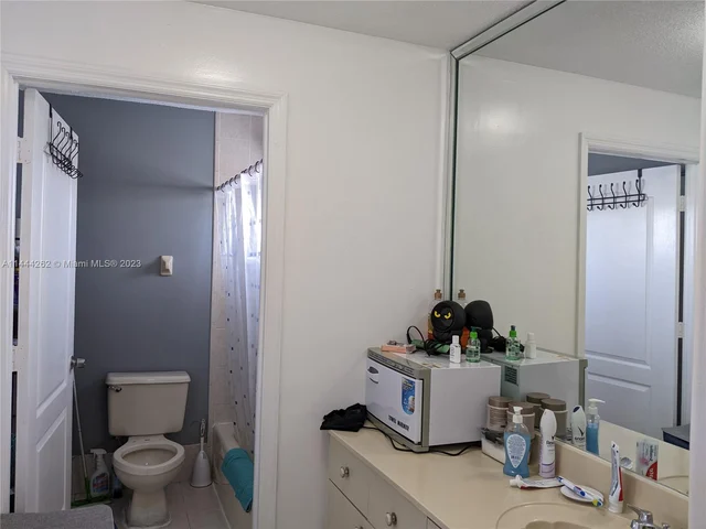 10903 W Okeechobee Rd # 202, Hialeah Gardens FL 33018