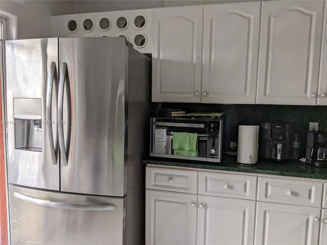 10903 W Okeechobee Rd # 202, Hialeah Gardens FL 33018