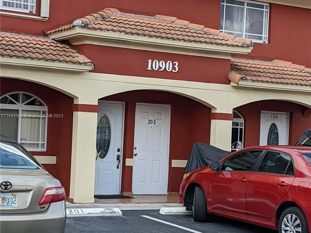 10903 W Okeechobee Rd # 202, Hialeah Gardens FL 33018