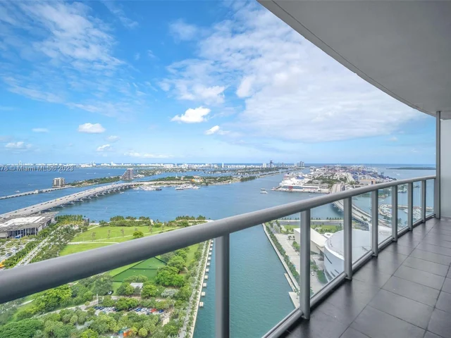 888 Biscayne Blvd # 4111, Miami FL 33132