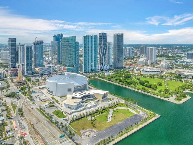 888 Biscayne Blvd # 4111, Miami FL 33132