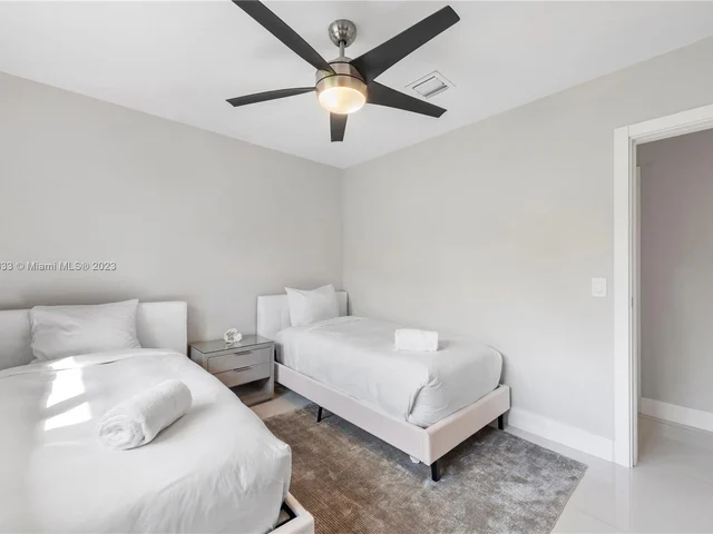 2243 Bayview Ln, North Miami FL 33181