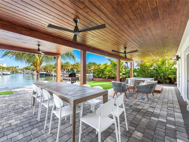 2243 Bayview Ln, North Miami FL 33181