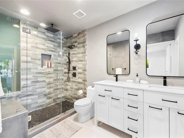 2243 Bayview Ln, North Miami FL 33181