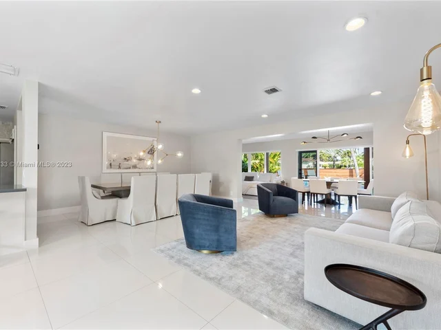 2243 Bayview Ln, North Miami FL 33181