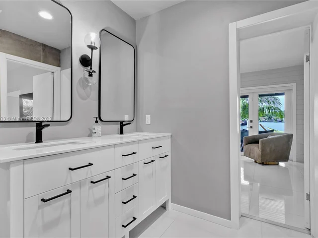 2243 Bayview Ln, North Miami FL 33181