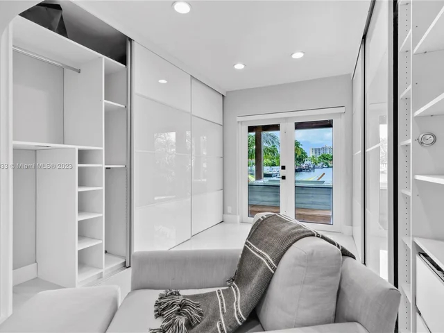 2243 Bayview Ln, North Miami FL 33181