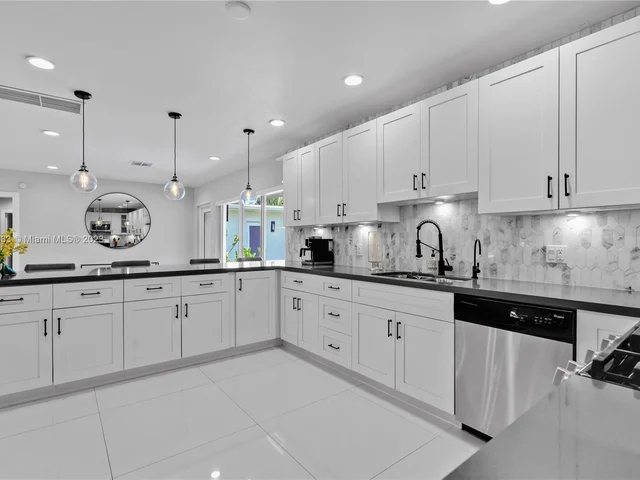 2243 Bayview Ln, North Miami FL 33181