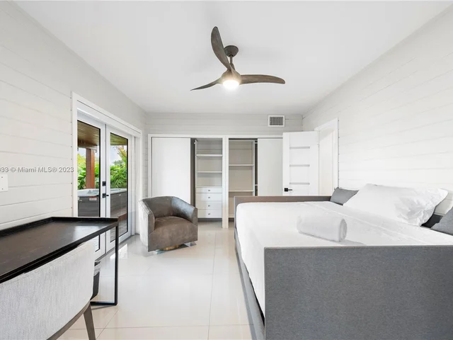 2243 Bayview Ln, North Miami FL 33181