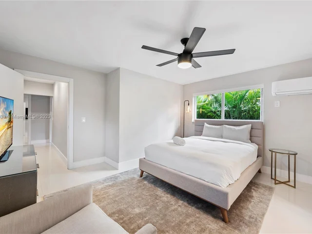 2243 Bayview Ln, North Miami FL 33181