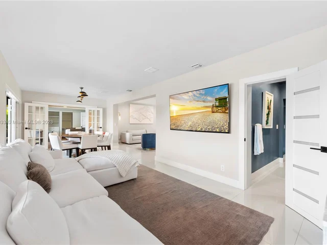 2243 Bayview Ln, North Miami FL 33181